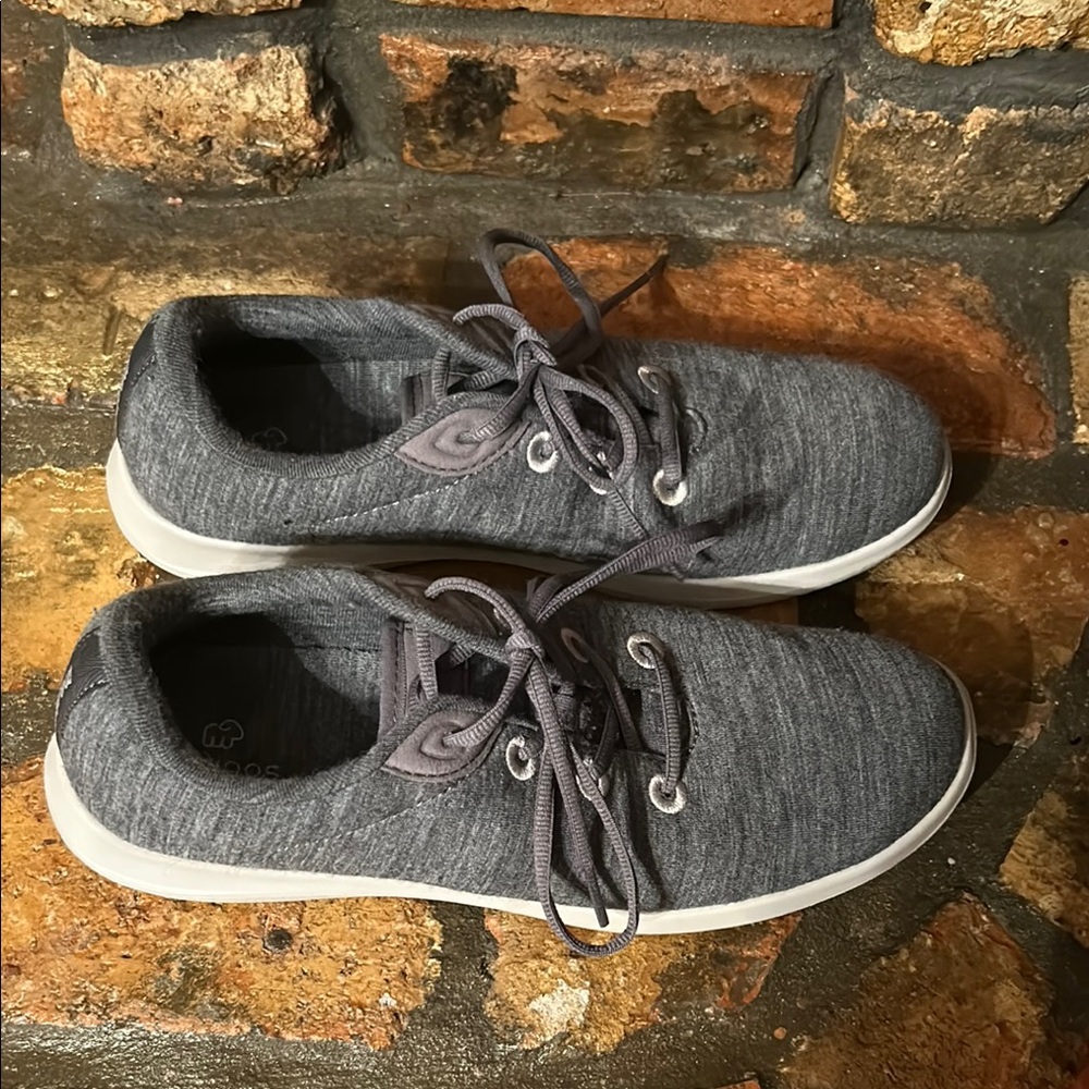Merinos sneakers.